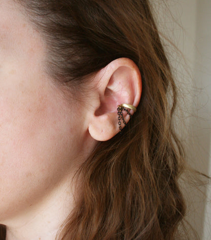 Gold Brass Black Conch Ear Cuff - No Piercing Chain Modern Huggie Fake Piercing Ear Wrap Earring - SosyGallery