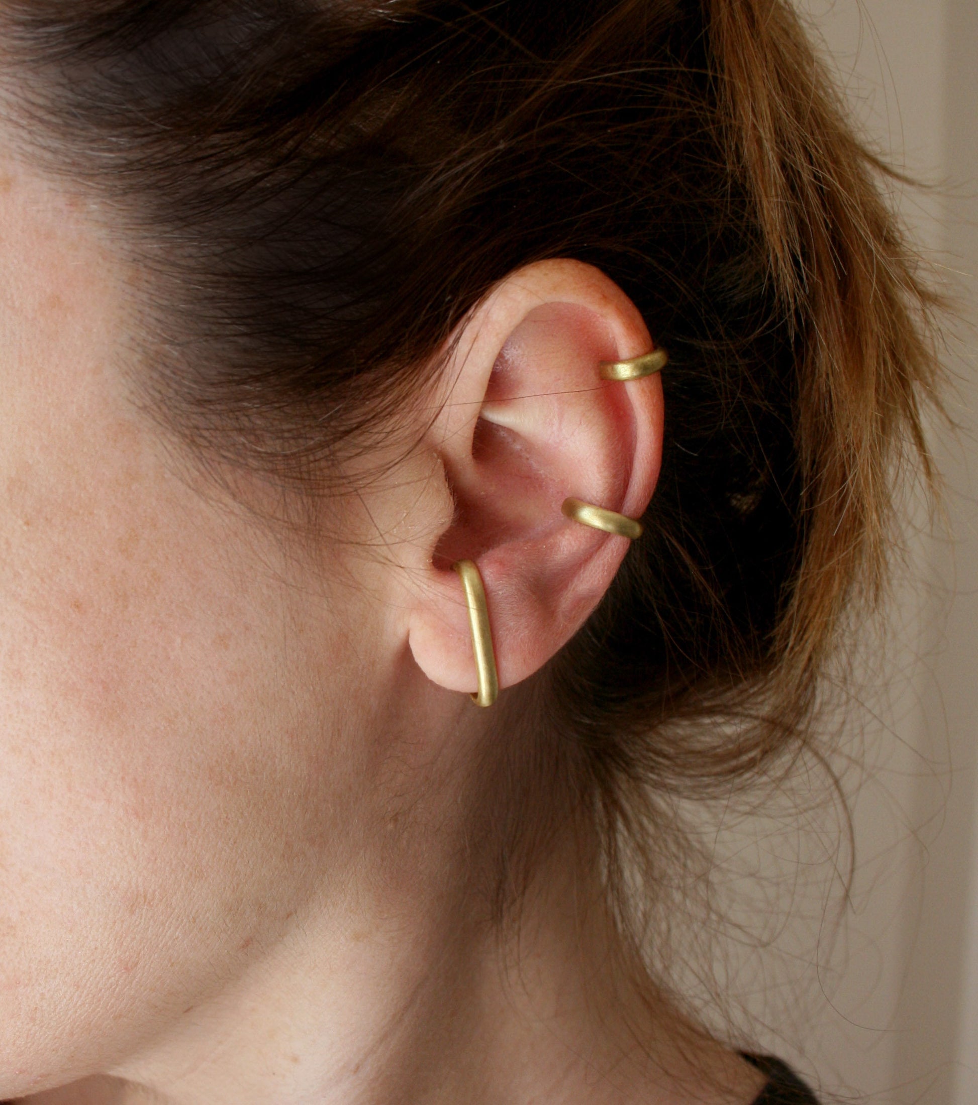 Gold Brass Ear Cuff Set, No Piercing Huggie Earring, Ear Wrap, Conch Cuff, Cartilage Cuff - SosyGallery