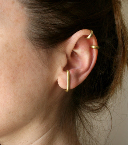 Gold Brass Ear Cuff Set, No Piercing Huggie Earring, Ear Wrap, Conch Cuff, Cartilage Cuff - SosyGallery