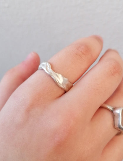 925 Sterling Silver Wavy Band Ring in an Irregular Shape - SosyGallery