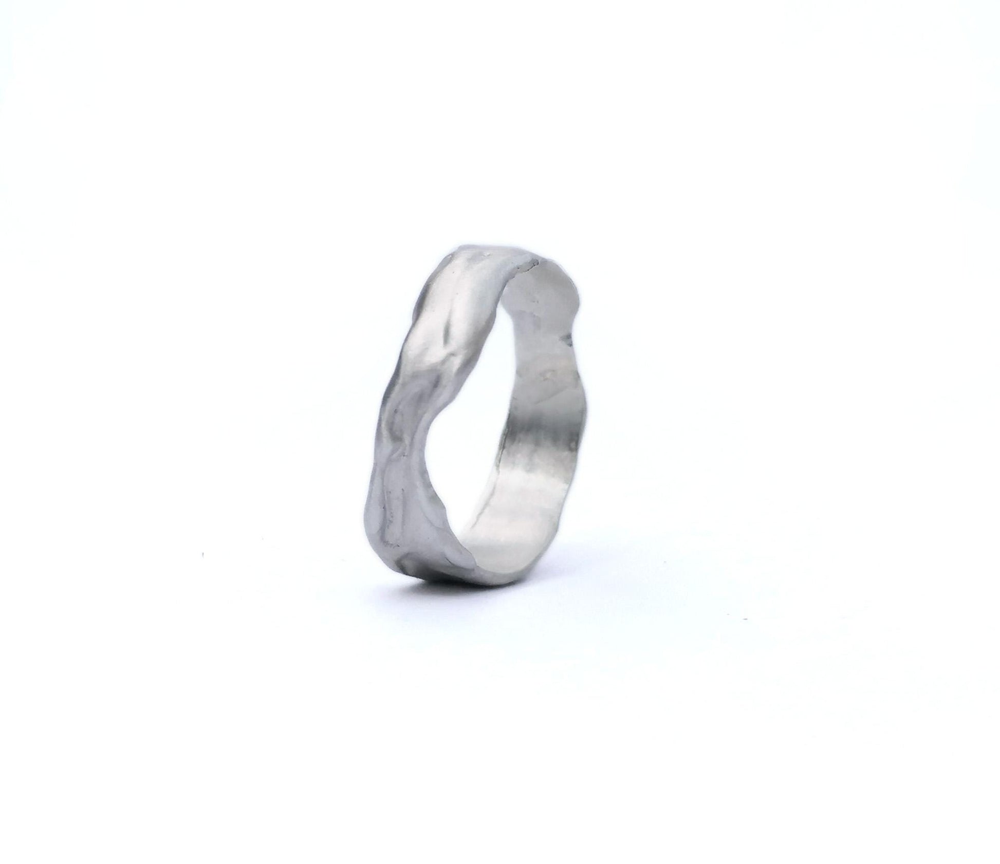 925 Sterling Silver Wavy Band Ring in an Irregular Shape - SosyGallery