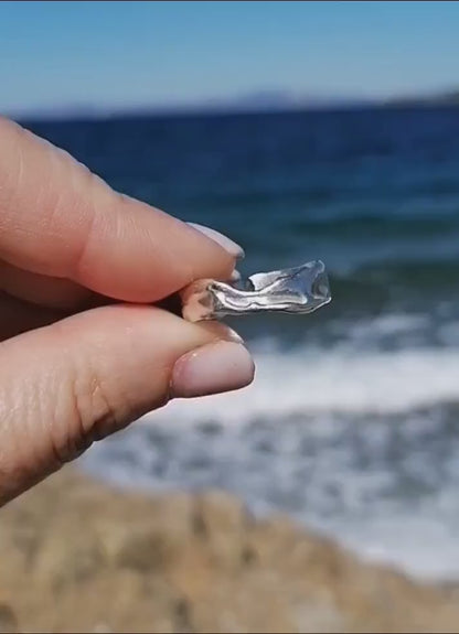 925 Sterling Silver Wavy Band Ring in an Irregular Shape